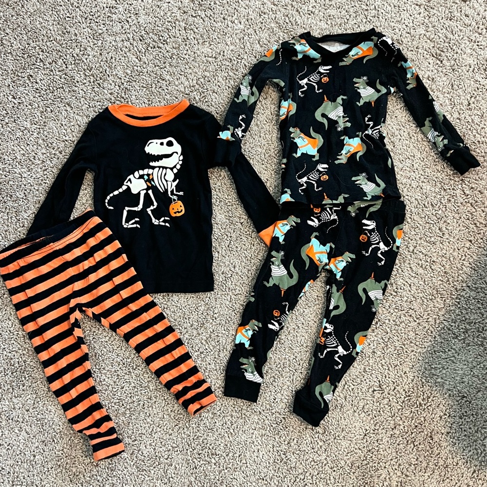 Carter's 4 Piece Glow in the Dark Dinosaur T-Rex Halloween Pajama, size 18 mo